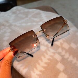 Women’s sunglasses - never worn